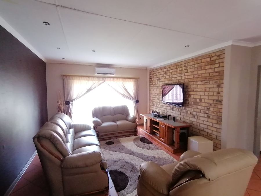 3 Bedroom Property for Sale in Vaal Park North West